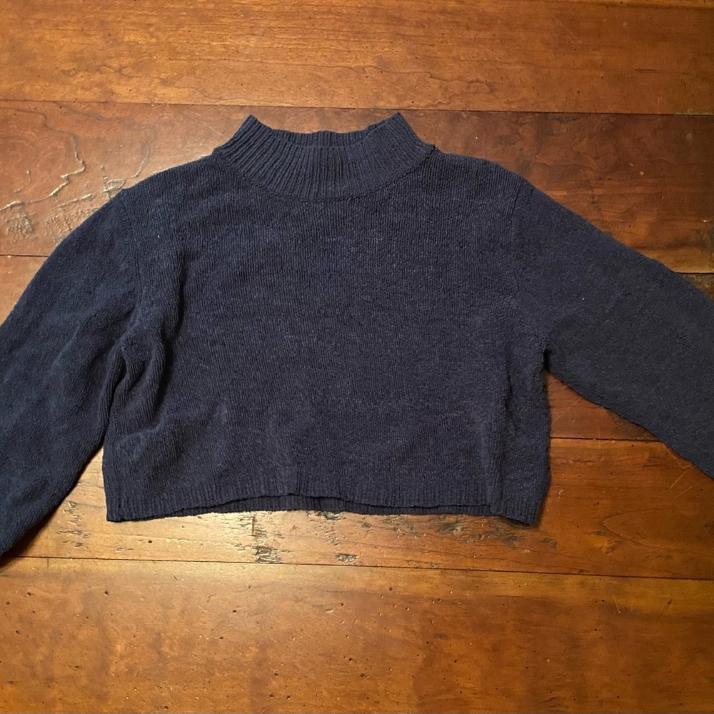 Mock neck cropped sweater